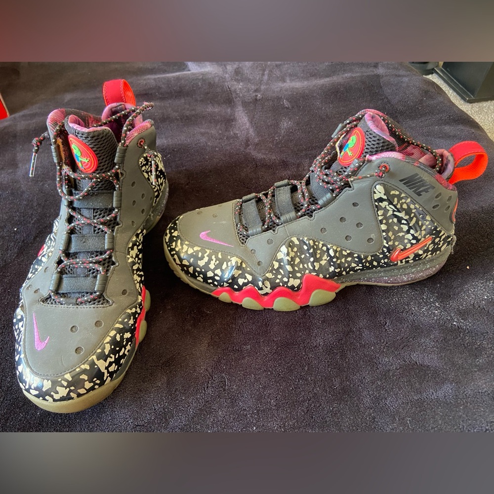 COPY - Nike Black and Red High-Top Sneakers